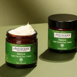 Soin Jour & Nuit>Antipodes Rejoice                Crème de Jour Légère
