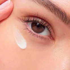 Soin Yeux & Lèvres|Soin Jour & Nuit>CLARINS Total Eye Lift - Contour des Yeux Anti-Âge                 Soin yeux anti-rides Rechargeable